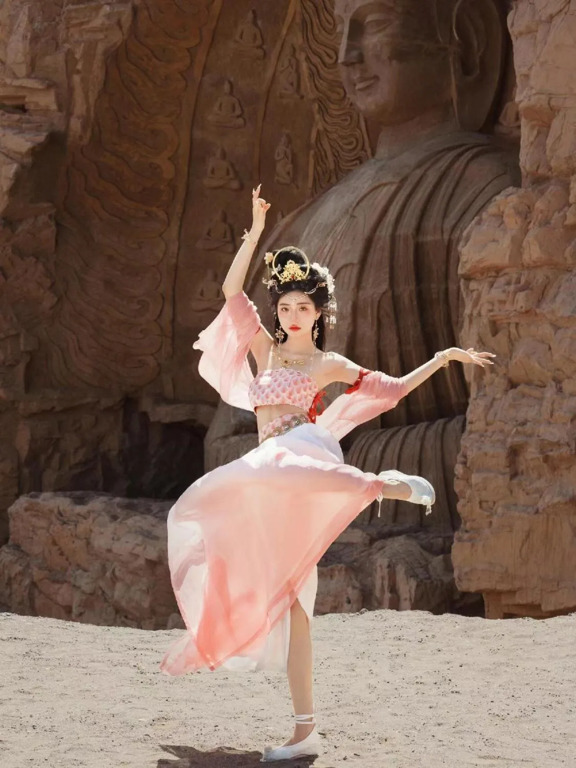 2024 New Dunhuang Feitian Exotic Western Regions Princess Fairy Explosive Desert Travel Photography Performance Suit