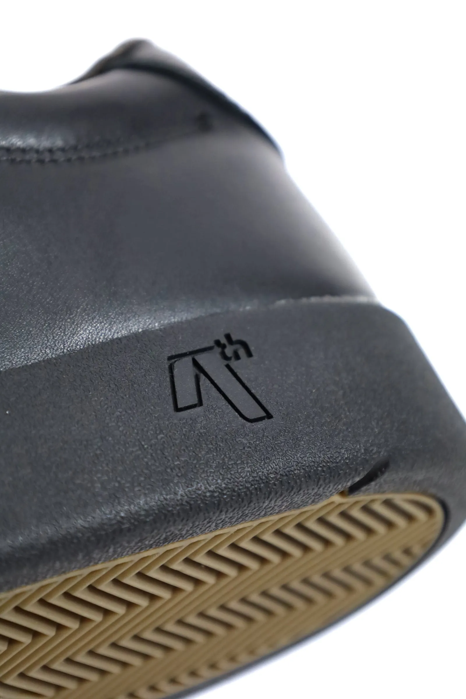 AREth/ 21 I velcro (BLACK LEATHER)