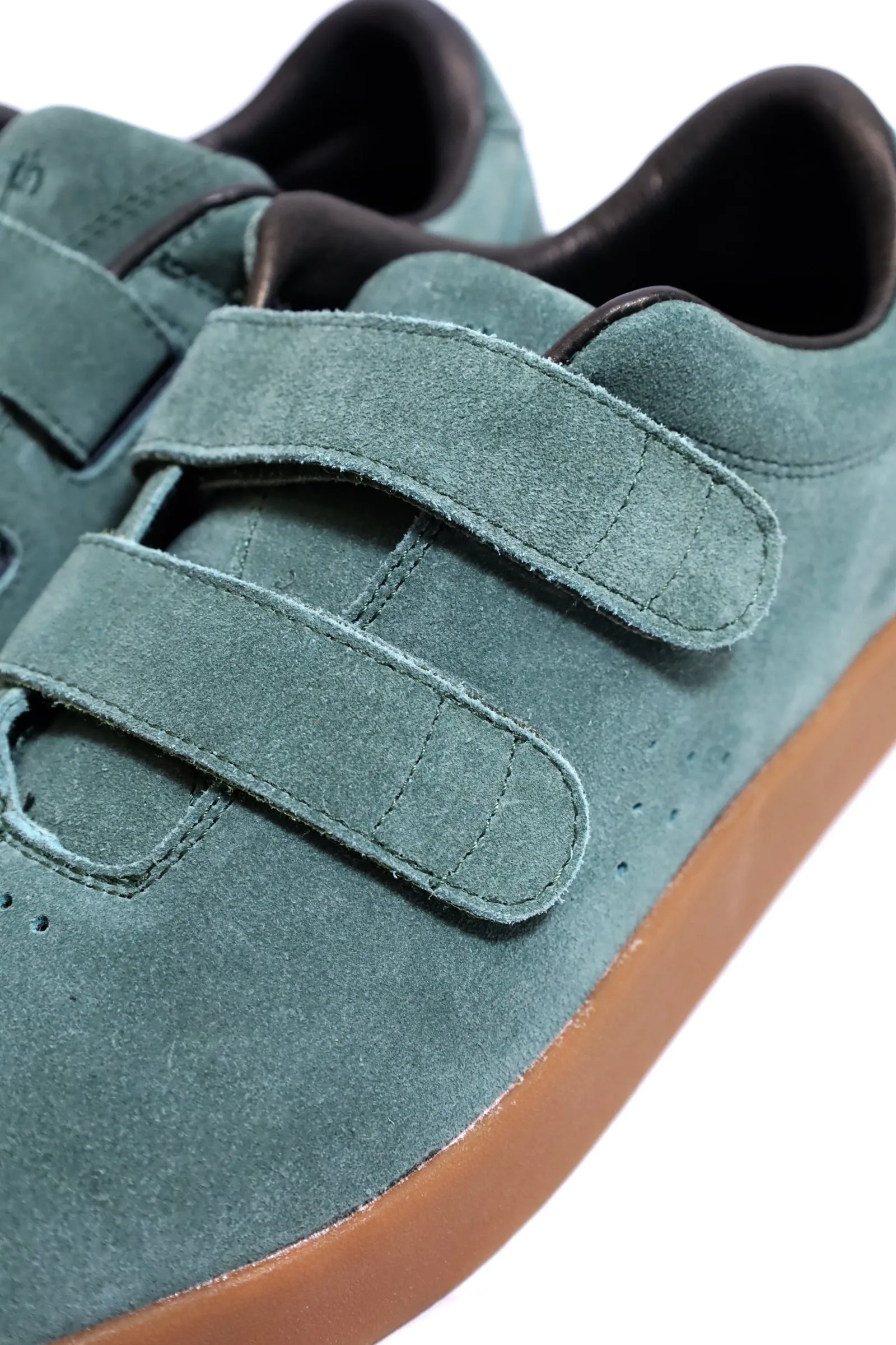 AREth/ 21 I velcro (Green Gum)