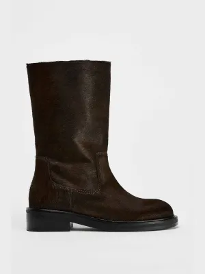 Flat sheepskin lined leather ankle boots