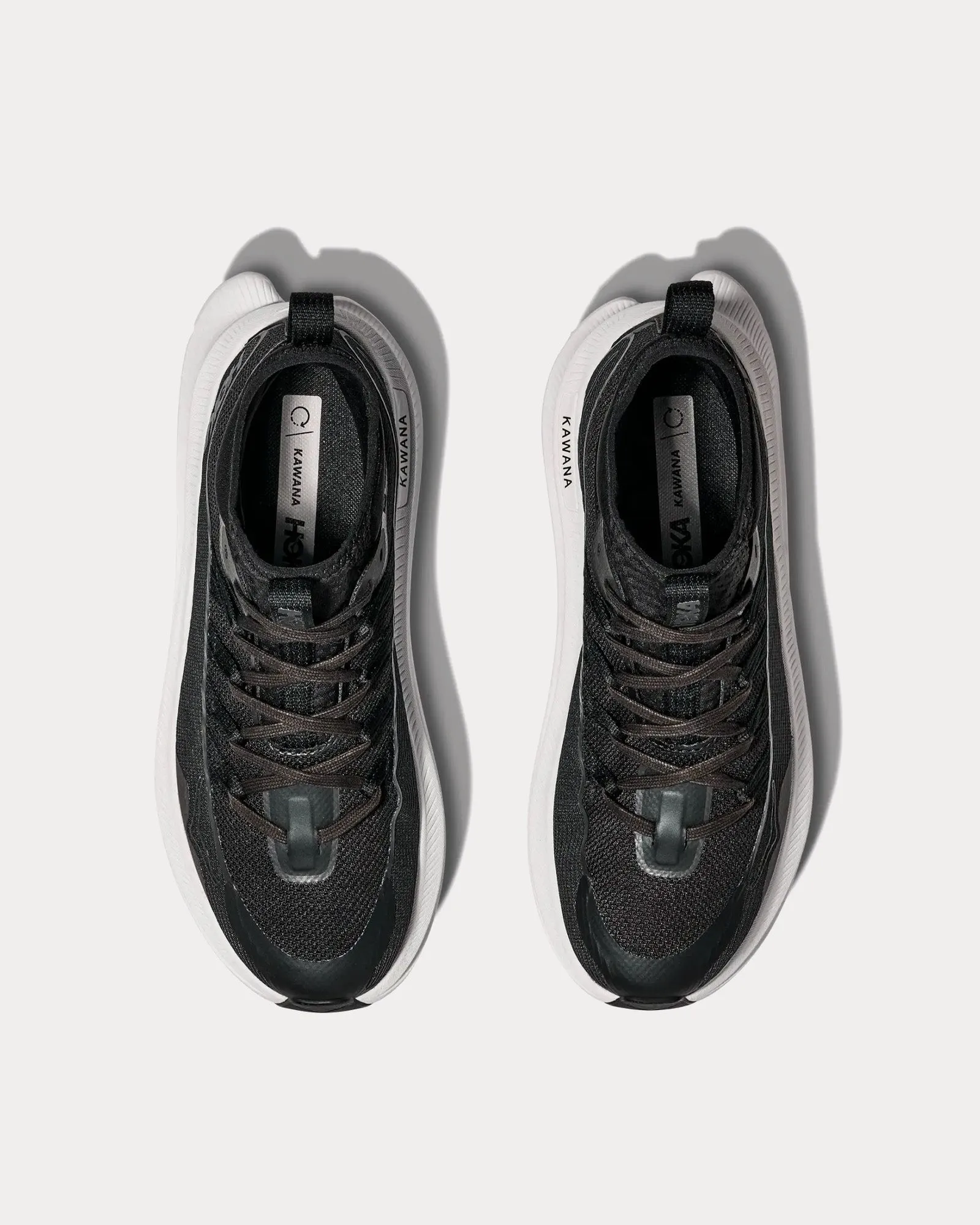 Kawana Mid Black / White Running Shoes