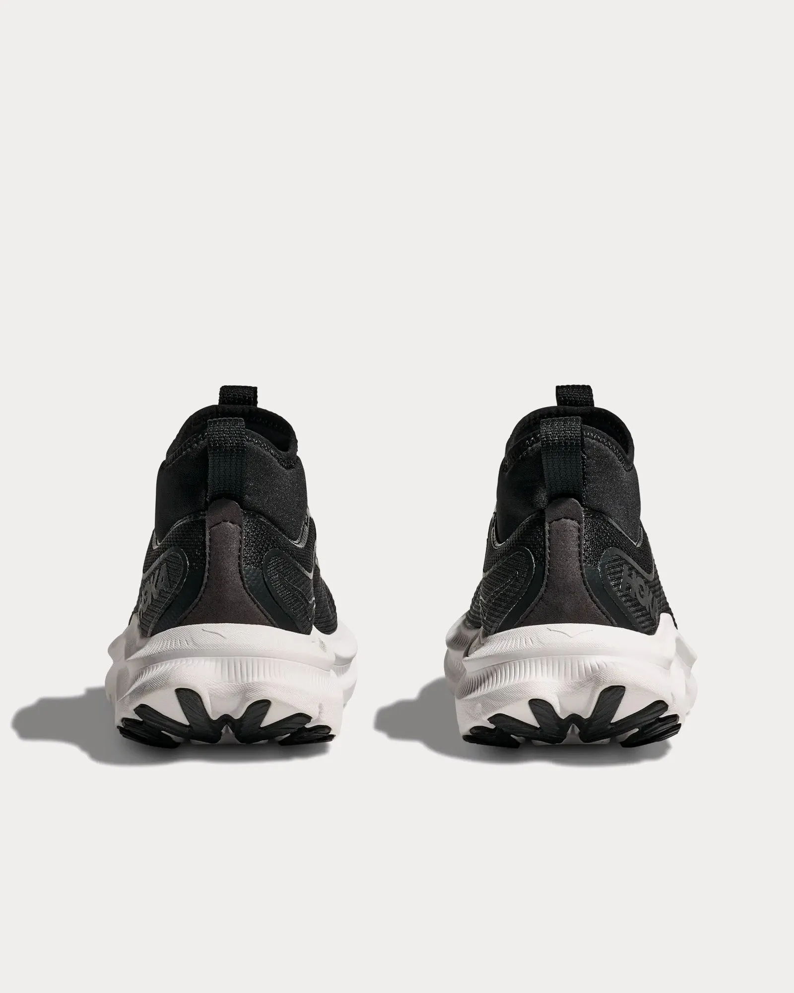 Kawana Mid Black / White Running Shoes