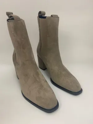 Kennel & Schmenger S Suede ankle Erin Boots in Pebble 41-62210-359