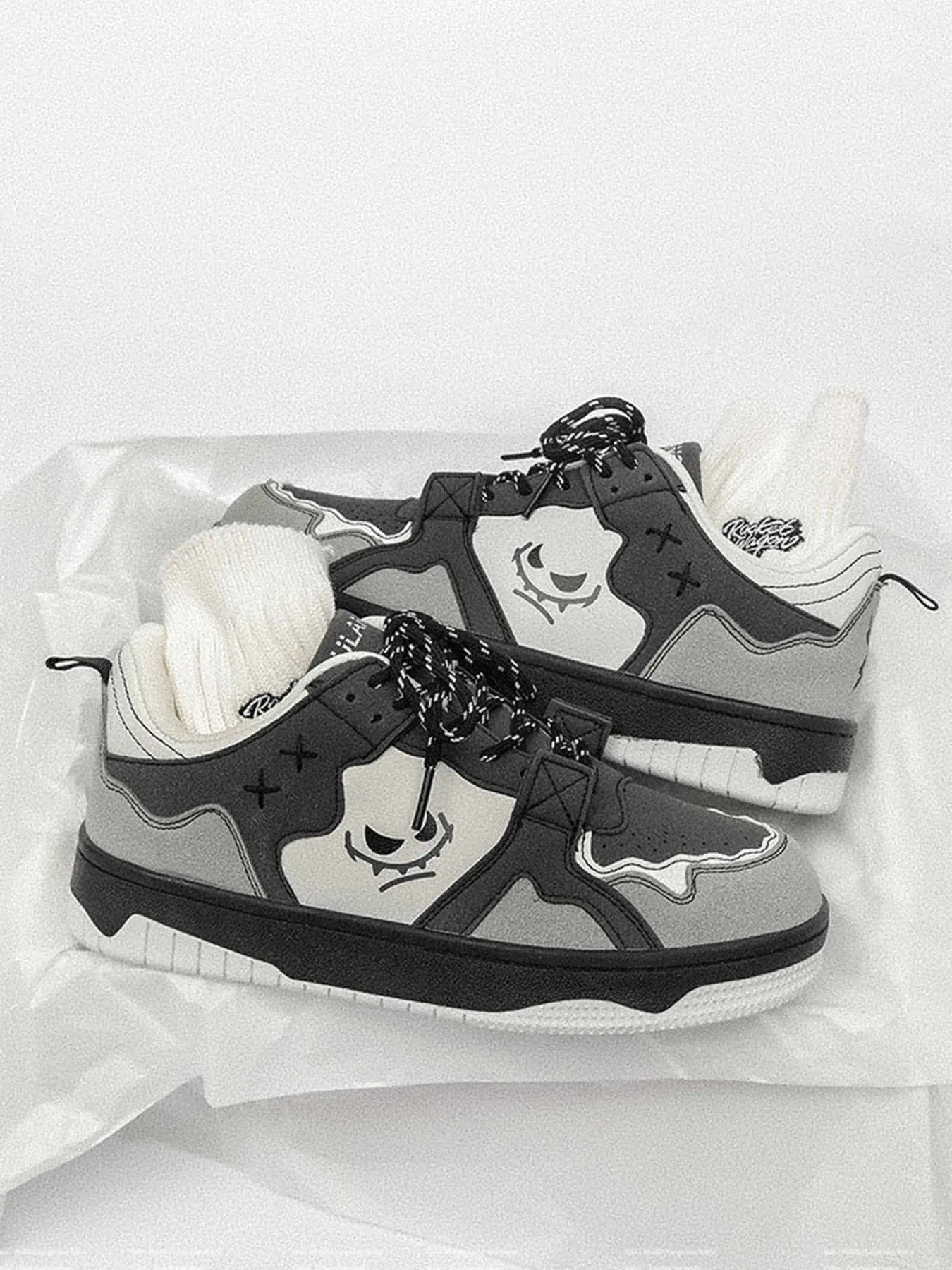 Kicksteria - Fashionable And Versatile Sports Board Shoes
