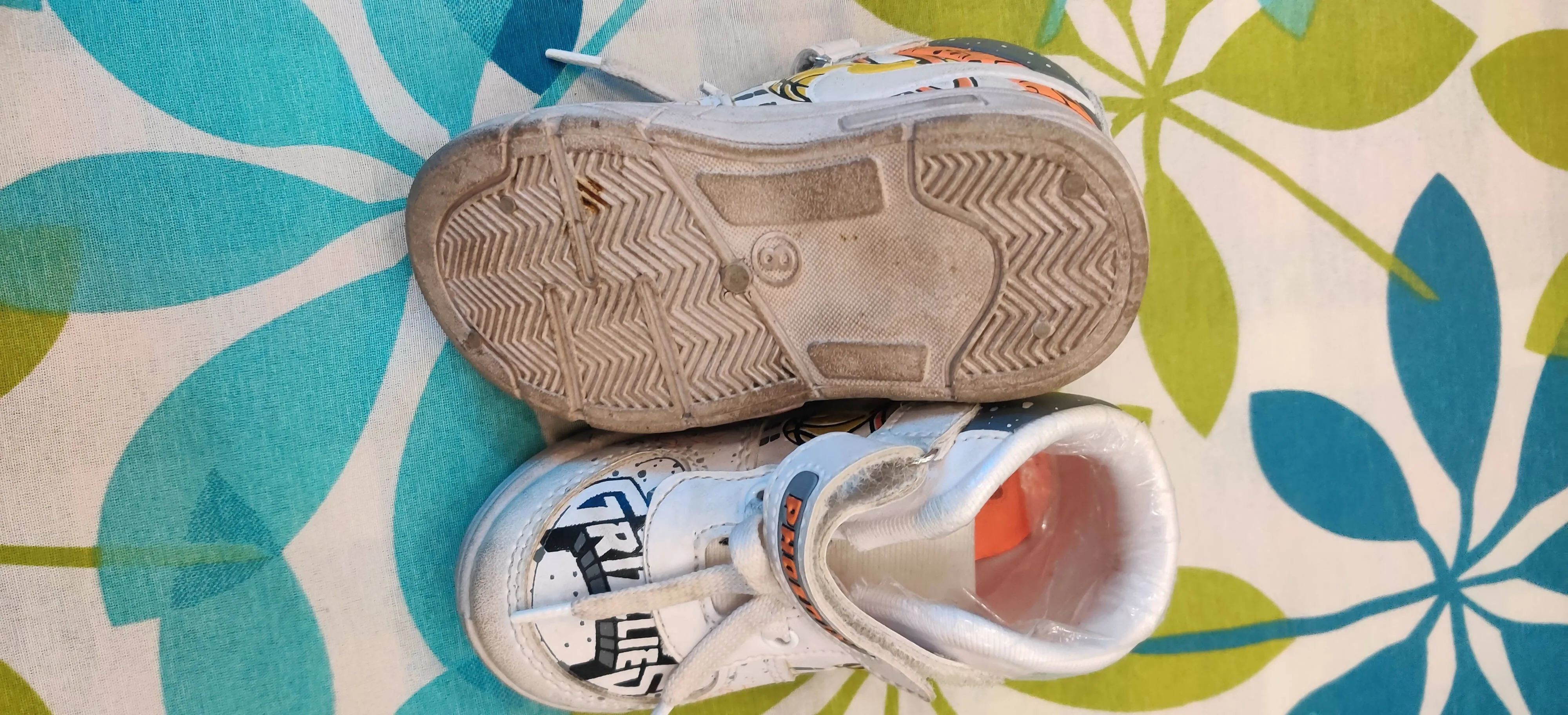 Kids high ankle shoe