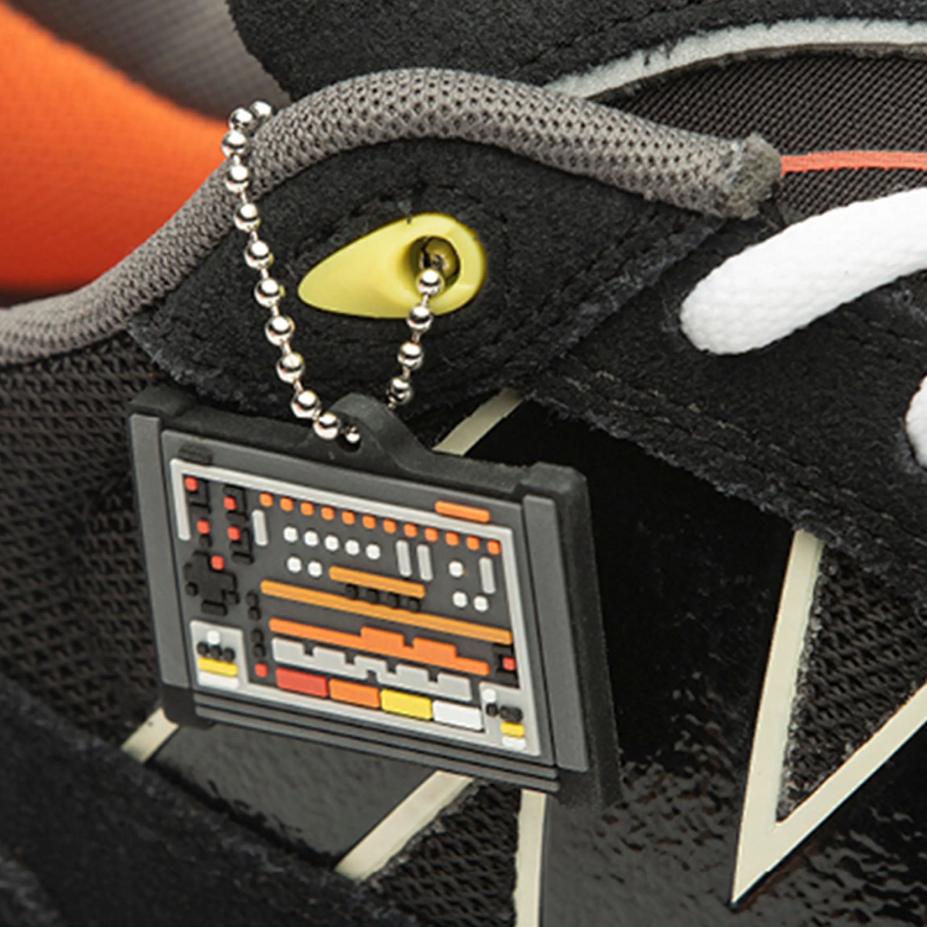 NB NUMERIC X ROLAND 808 TIAGO BLACK / ORANGE