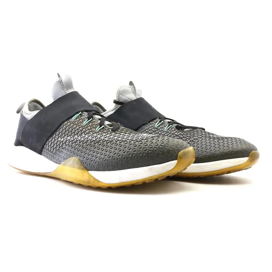 NIKE  AIR ZOOM STRONG