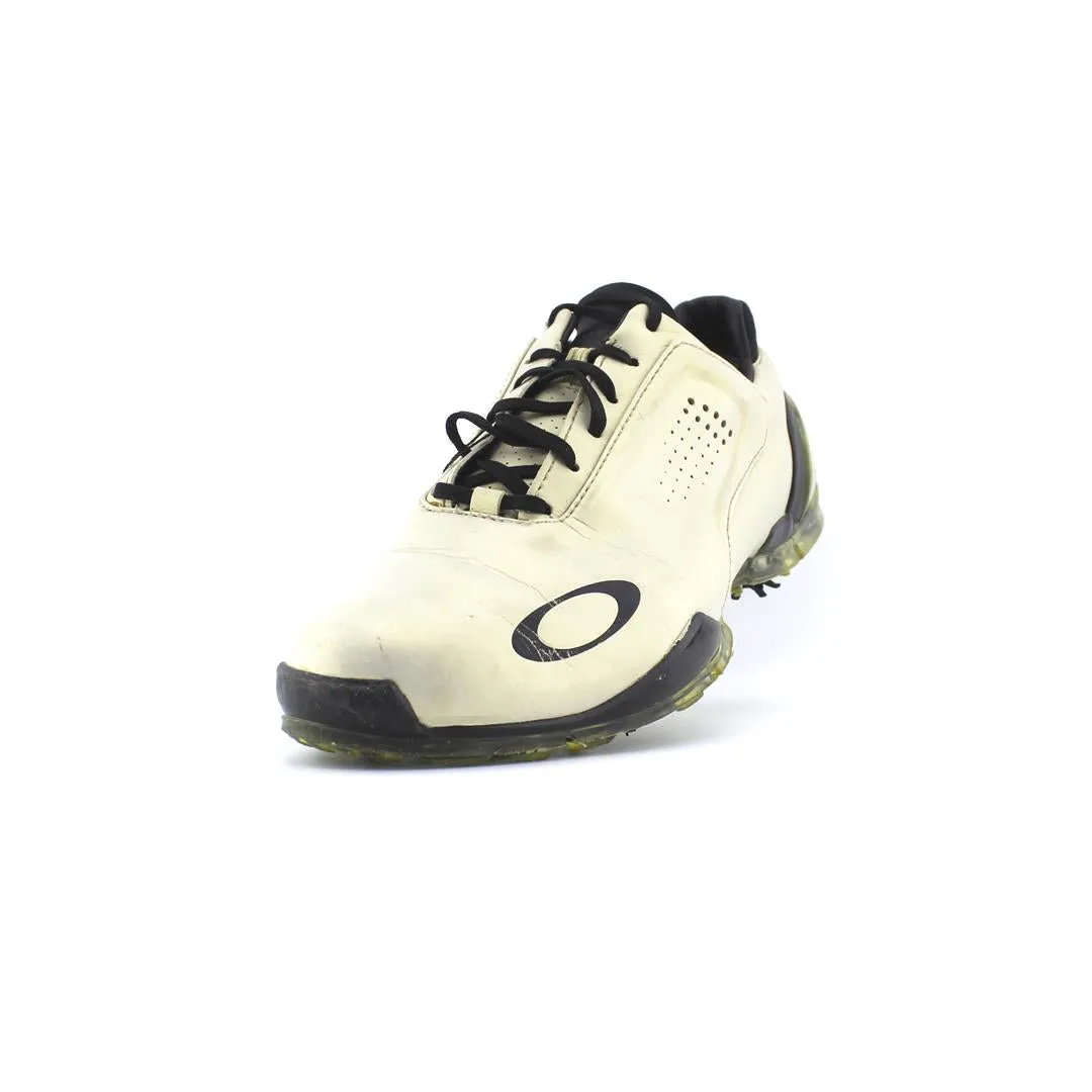 OAKLEY .