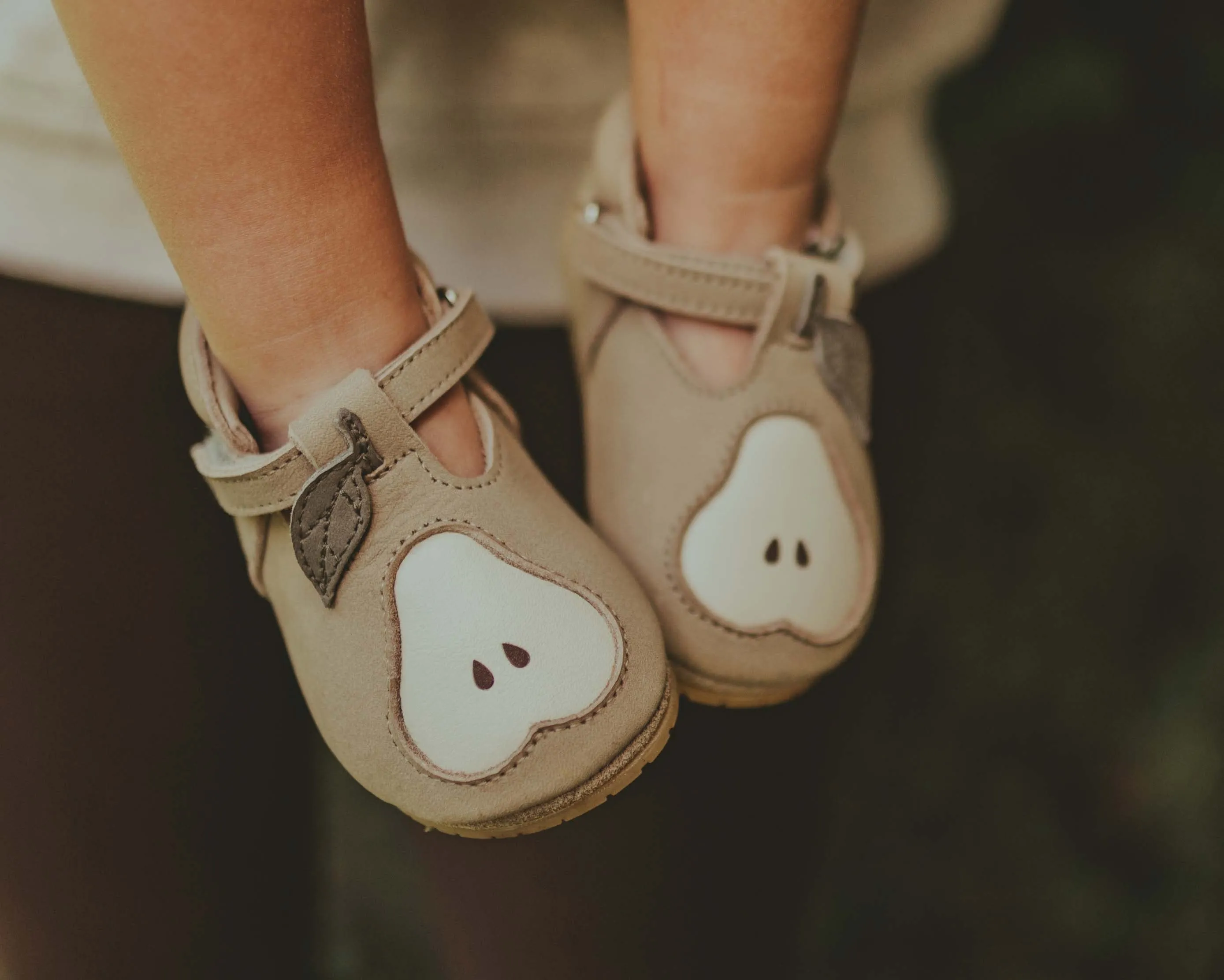 Qanoe Shoes | Pear | Taupe Leather