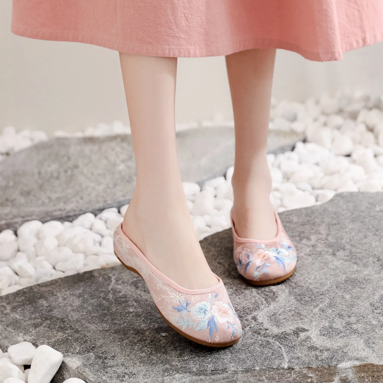 Women's Ancient Style Knitted Jacquard Fabric Ethnic Embroidered Slippers