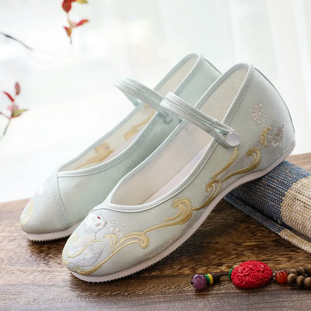 Women's Cloth Embroidered Height Increasing Insole Elegant Canvas Shoes