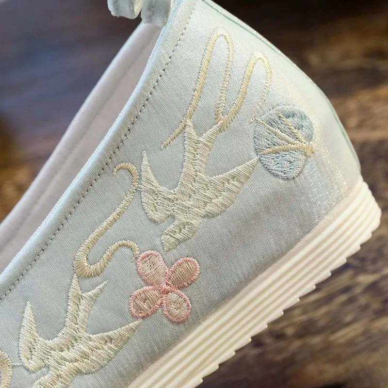 Women's The Han Clothing Ancient Style Embroidered Chinese Bow Canvas Shoes